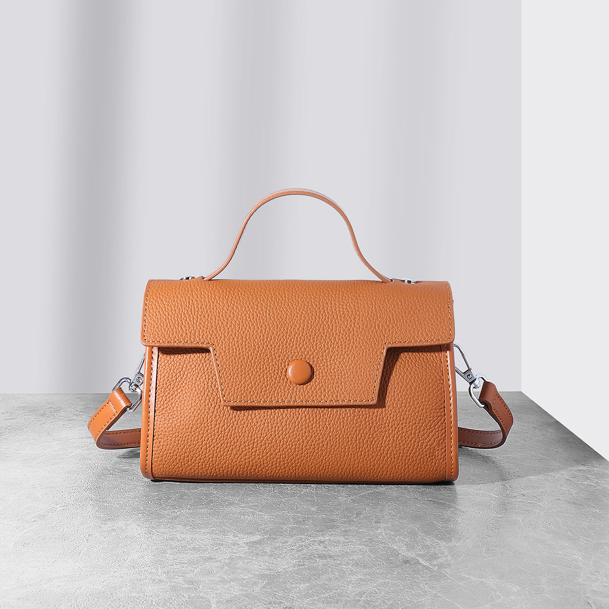 Crossbody Bags - Lightweight leather, shoulders are no longer tired.